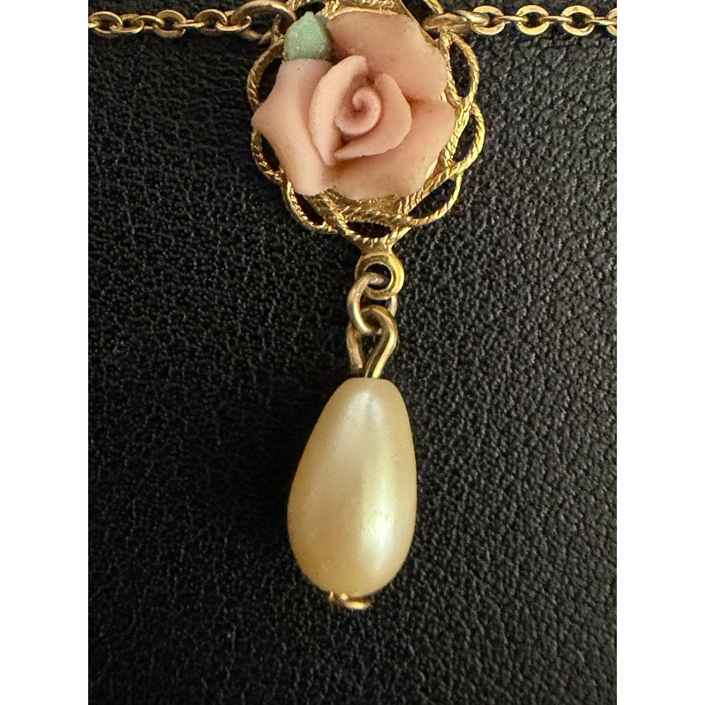 Vintage Victorian Revival Necklace Pink Rose Gold Tone